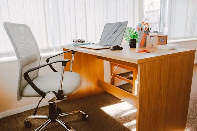 Local appraiser's desk